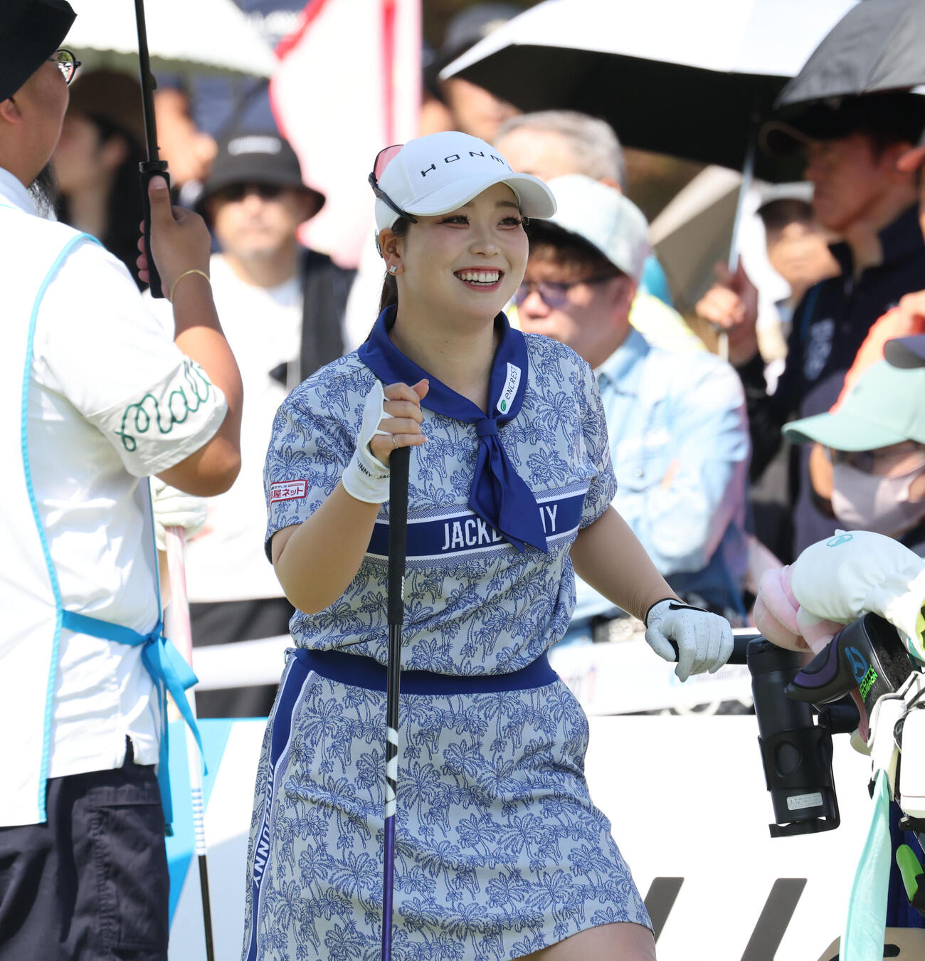 1番　ラウンド前に笑顔を見せる後藤未有（撮影・梅根麻紀）