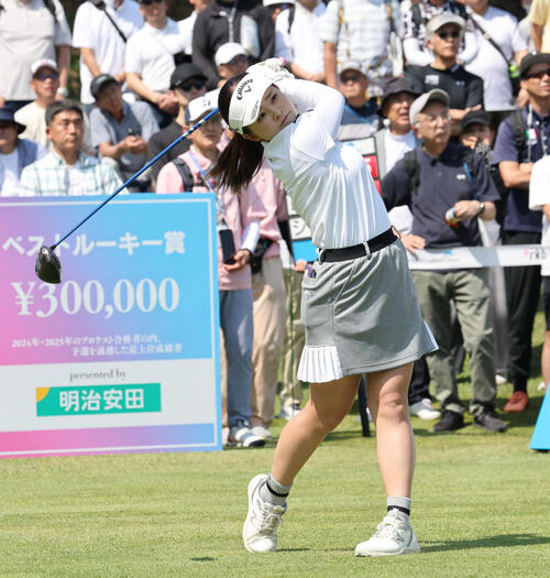 写真特集】吉田鈴はパラソル差して移動、エイミー・コガは笑顔で