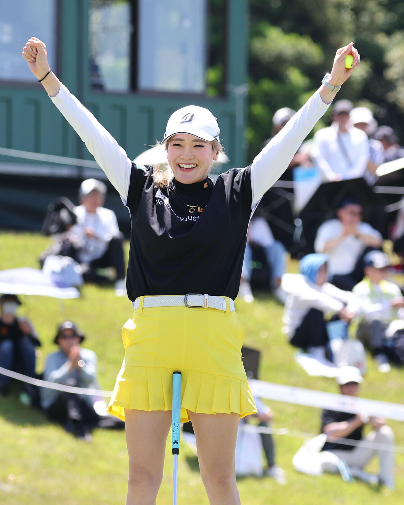 優勝を決めた桑木志帆は笑顔でガッツポーズ（2026年5月17日）