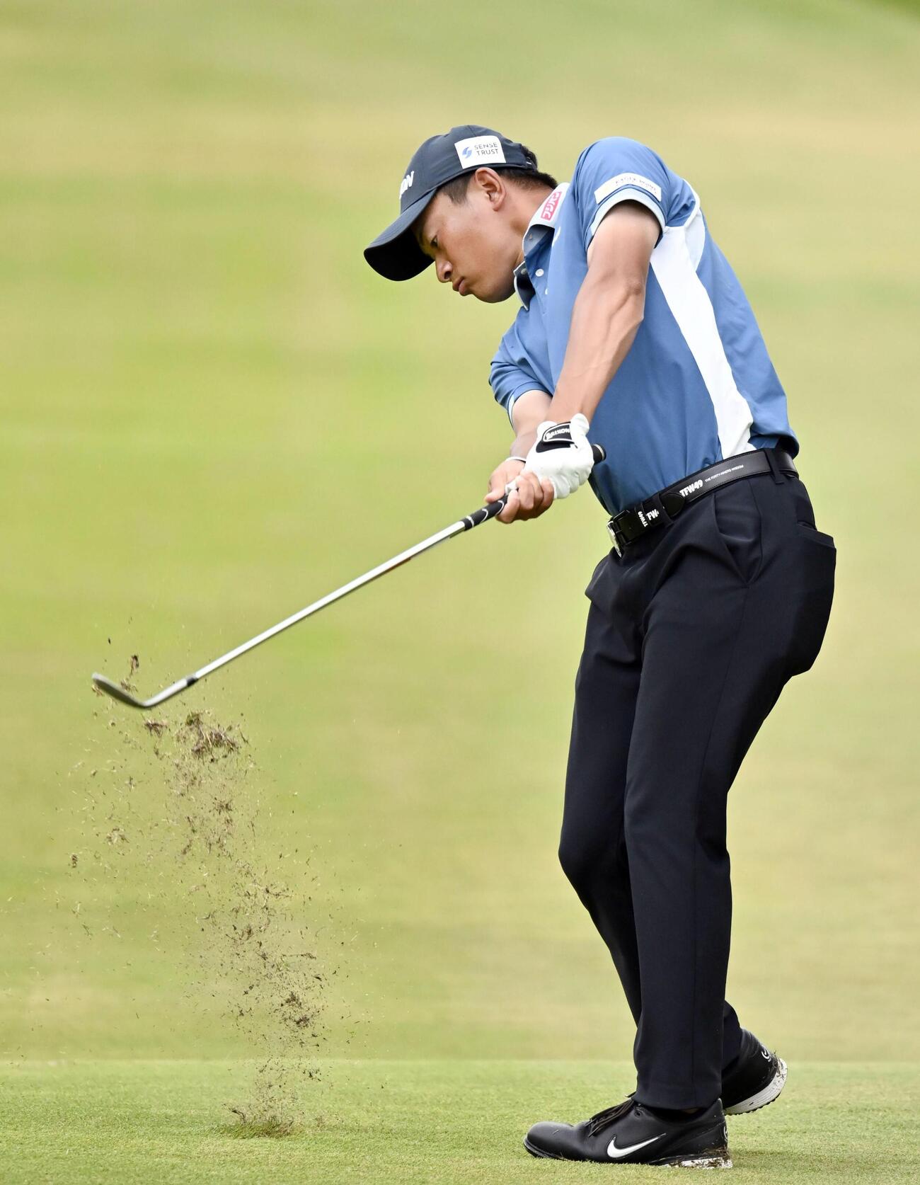 第1日、7アンダーで首位の岡田晃平＝蒲生GC（共同）