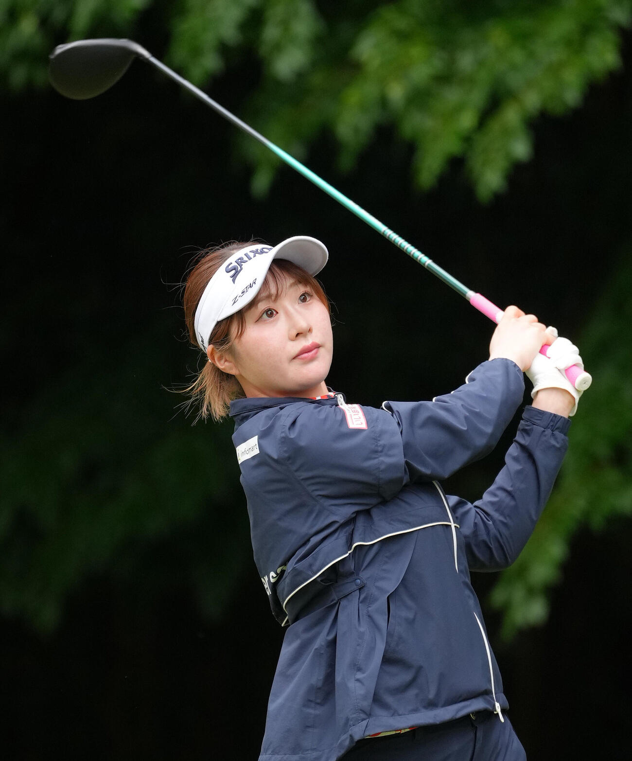 12番、ティーショットを放つ都玲華（撮影・足立雅史）