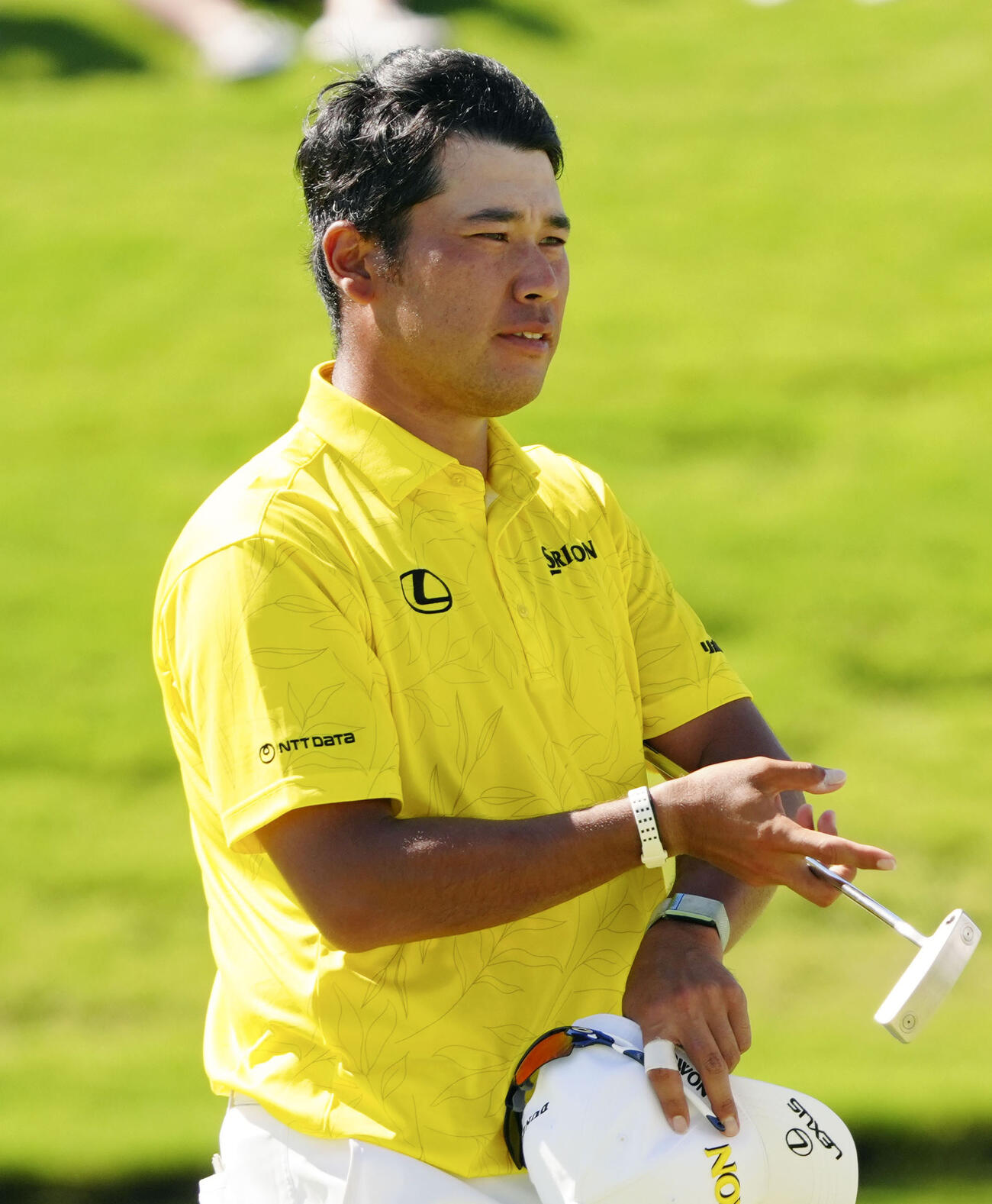 最終ラウンド、ホールアウトする松山英樹。通算8アンダーで13位＝コロニアルCC（共同）