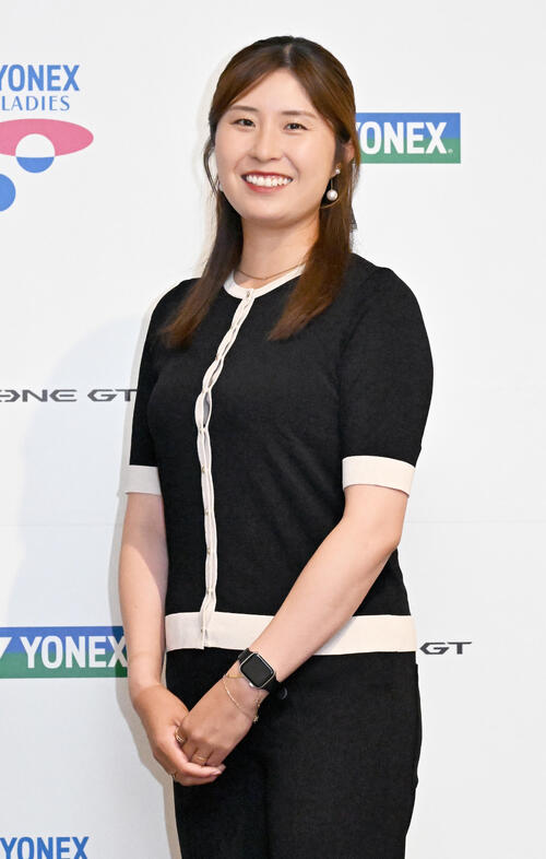ヨネックスレディス前夜祭にドレスアップして出席した大里桃子（撮影・千葉一成）