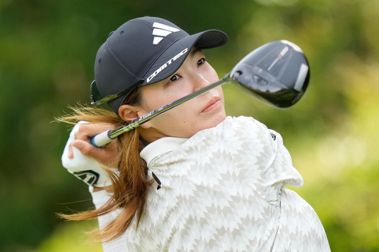 全米女子オープン練習ラウンドで12番ティーショットを放つ渋野日向子（AP）