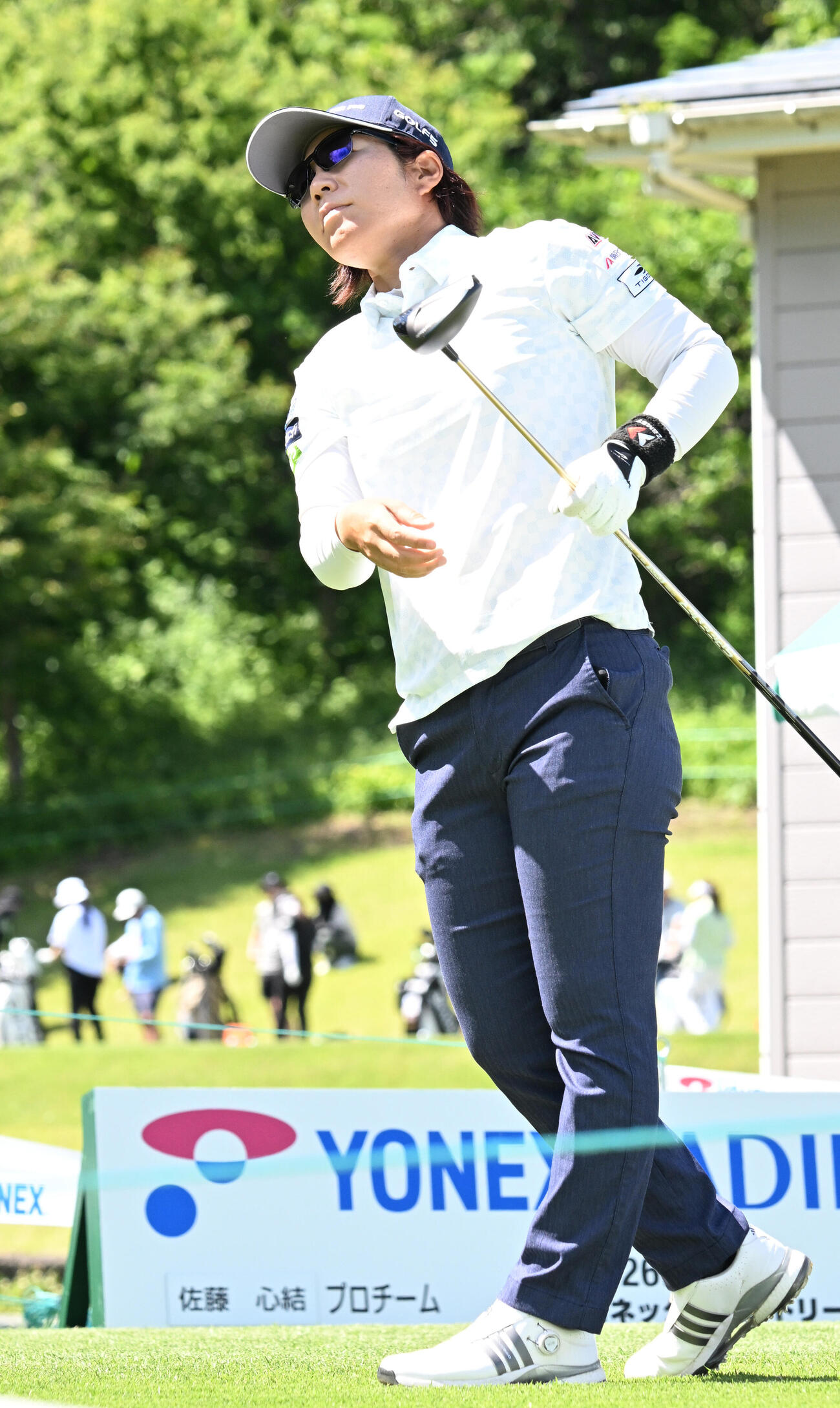 プロアマ戦で調整する穴井詩（撮影・千葉一成）