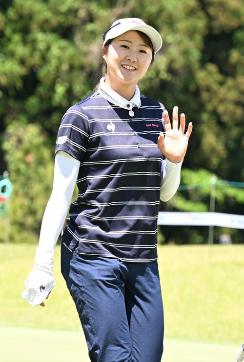 プロアマ戦で調整する稲垣那奈子（撮影・千葉一成）