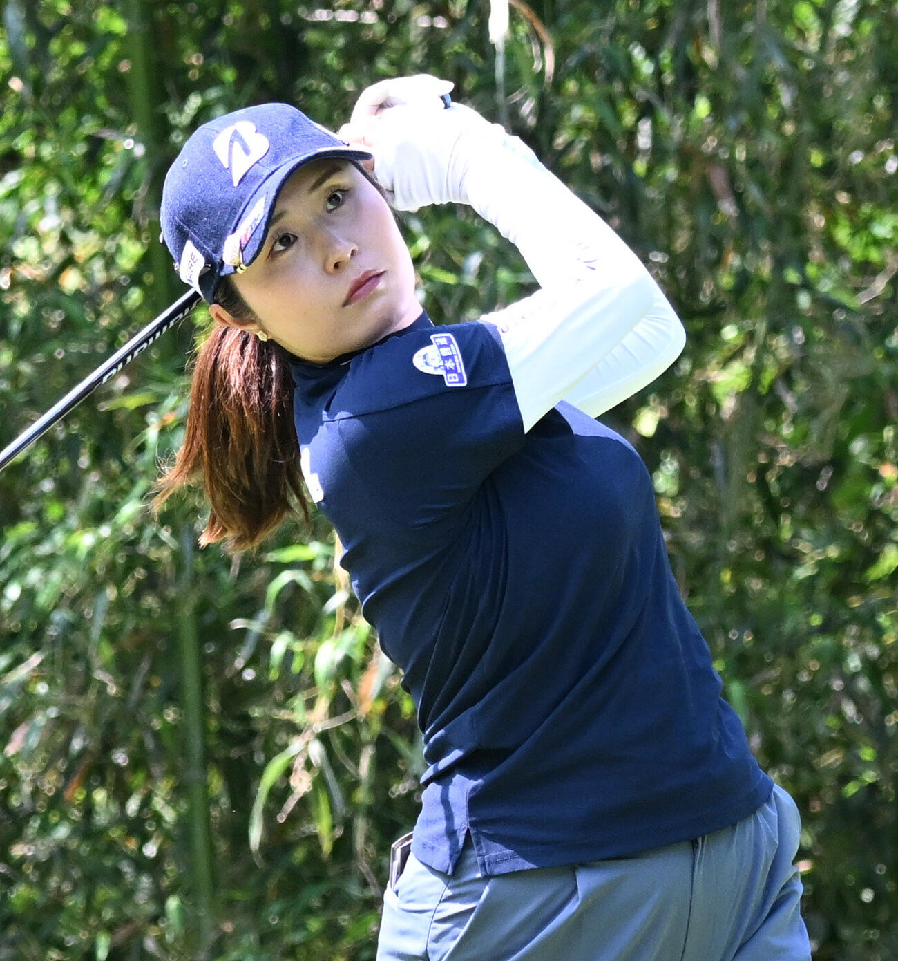 第2日、4番でティーショットを放つ大里桃子（撮影・千葉一成）