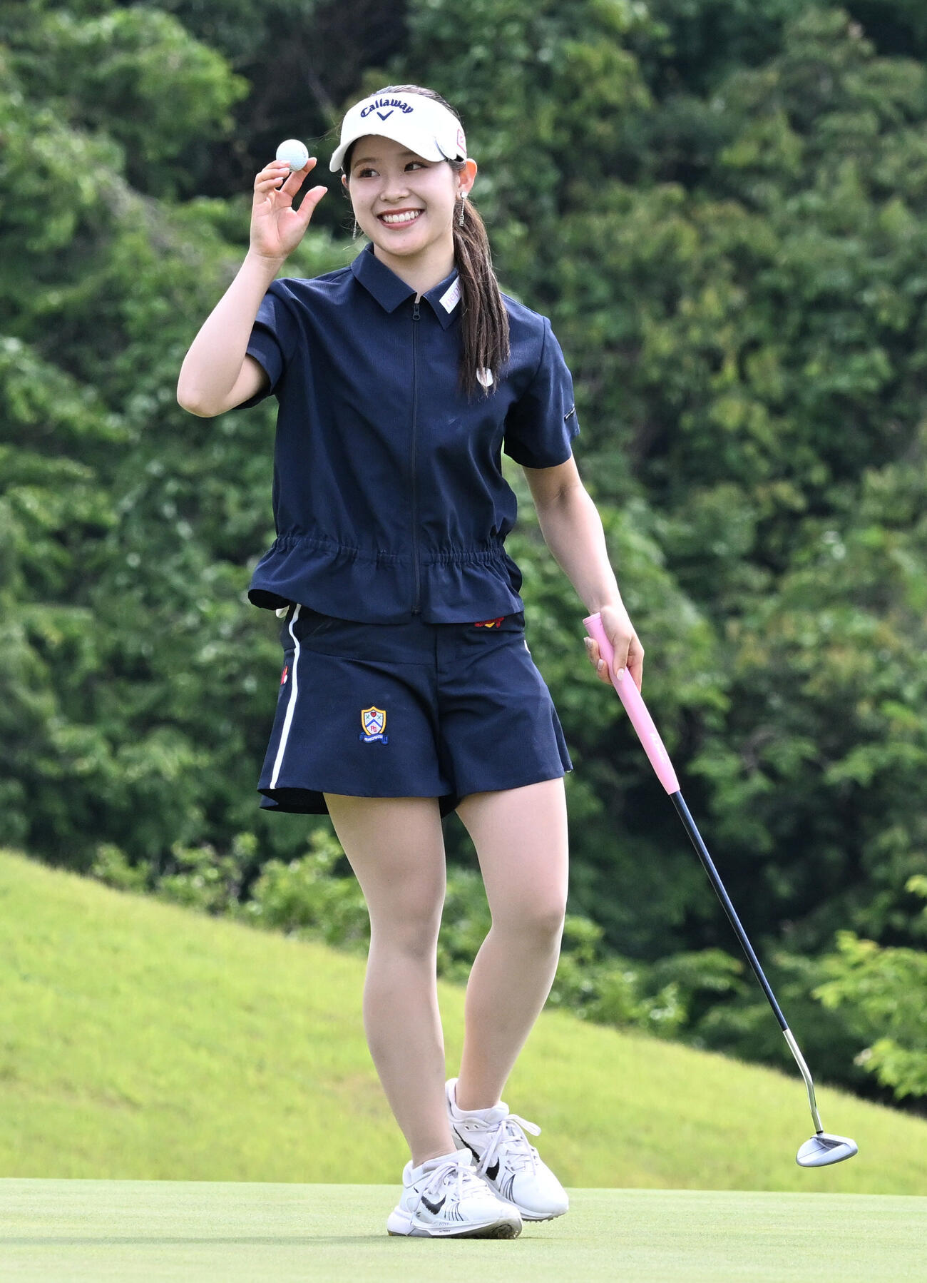 最終日、通算8アンダーでホールアウトし、ツアー初優勝を飾った吉田鈴（撮影・千葉一成）