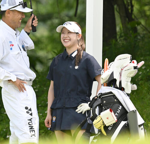 22歳の吉田鈴が待望のツアー初優勝、ツアー4組目となる姉優利と姉妹V