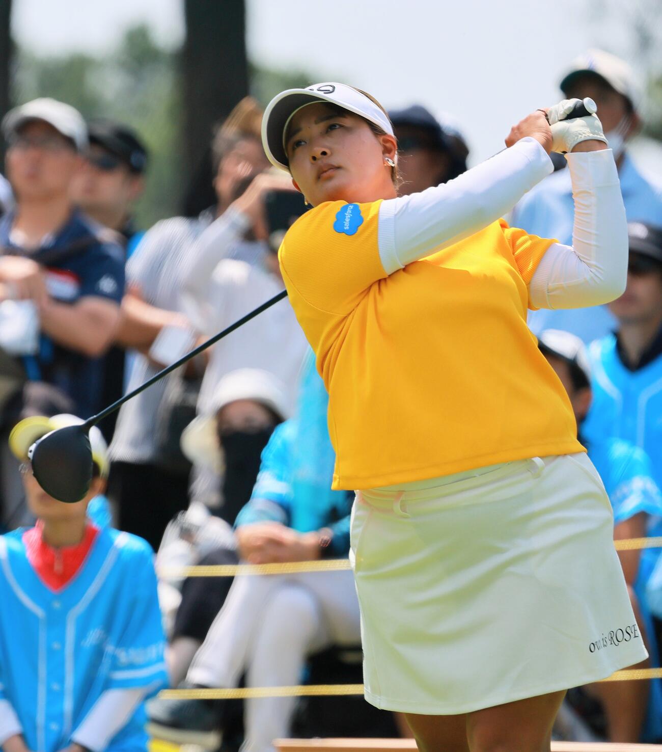 10番、ティーショットを放つ鈴木愛（撮影・上山淳一）