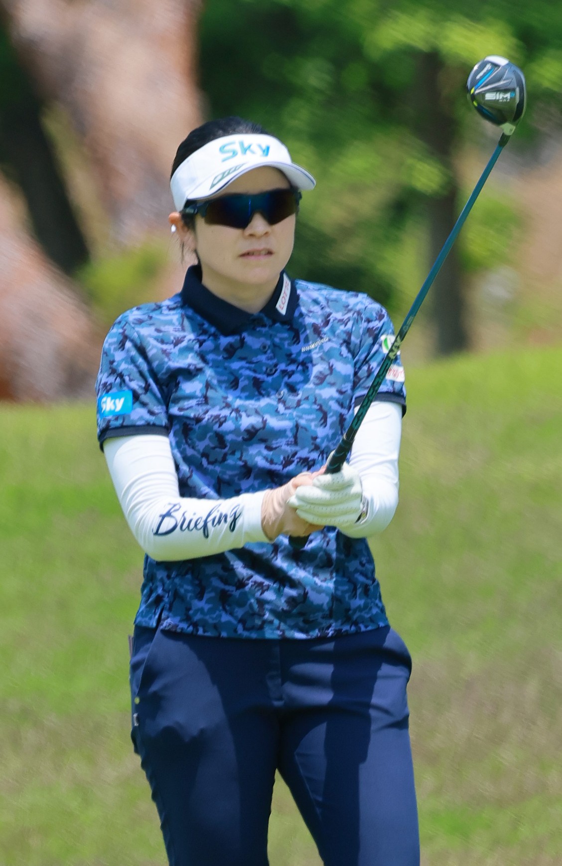 4番、狙いを定める仲宗根香澄（撮影・上山淳一）