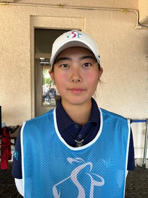青木瀬令奈のキャディーを務めた17歳の後藤あい