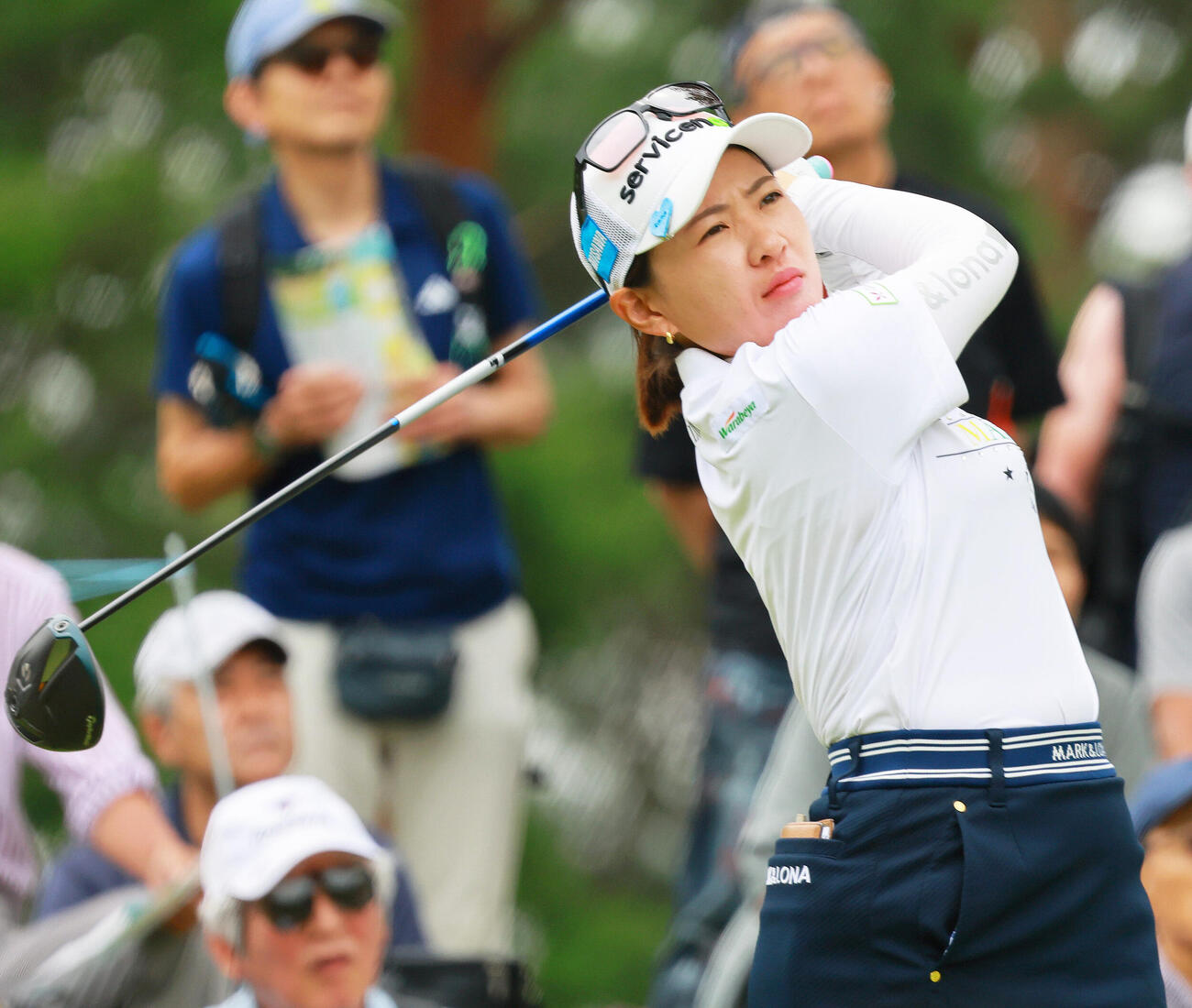 2番、ティーショットを放つ永井花奈（撮影・上山淳一）