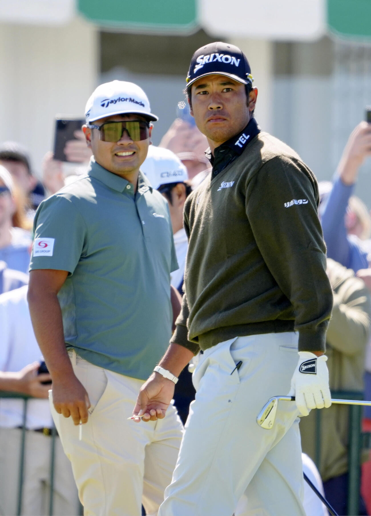練習ラウンドの松山英樹（右）と久常涼（共同）