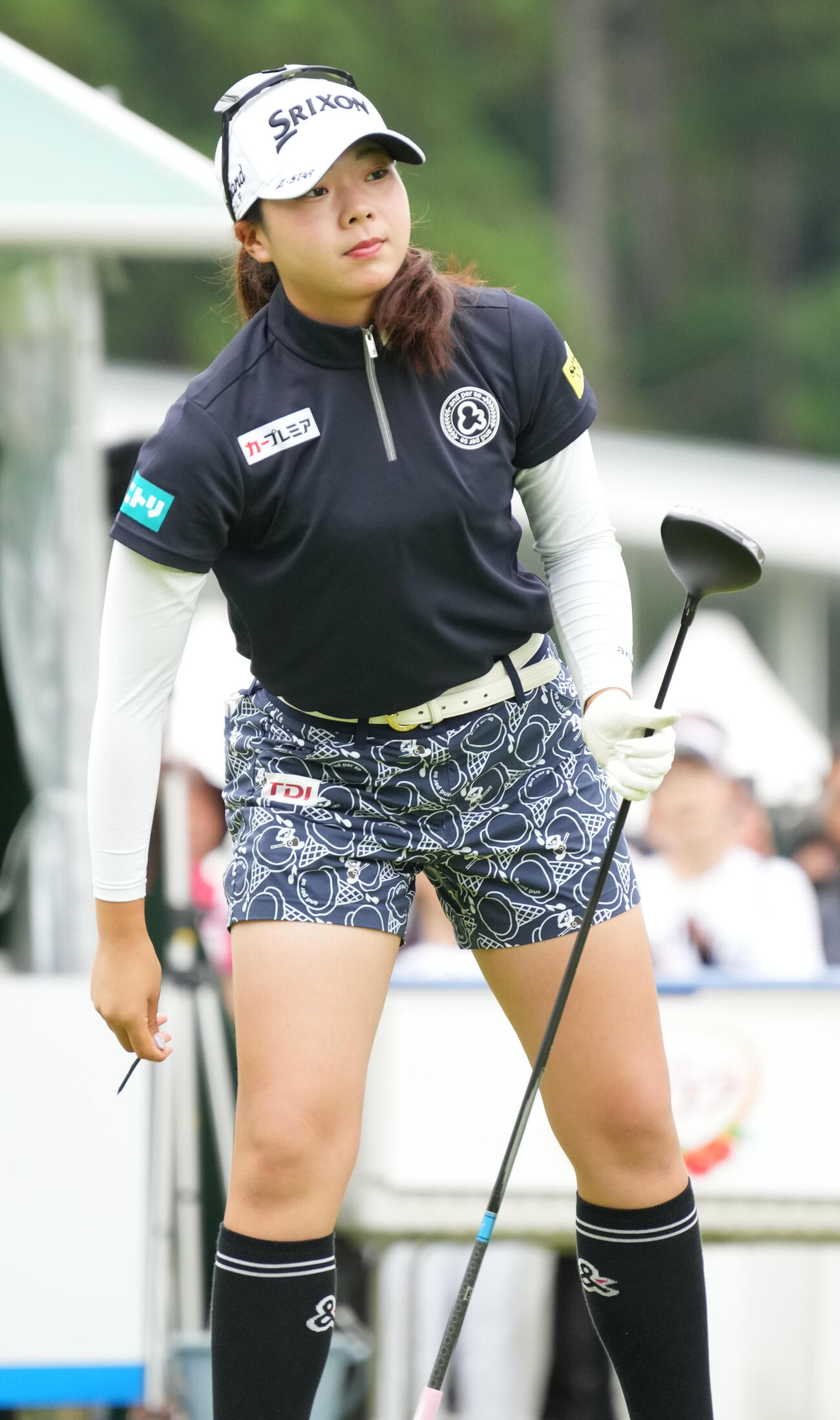 1番、ティーショットを放つ菅楓華