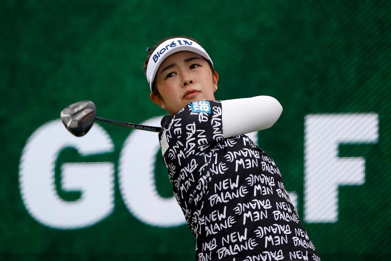 メイヤー・クラシック最終日、18番でティーショットを放つ山下美夢有（AP）