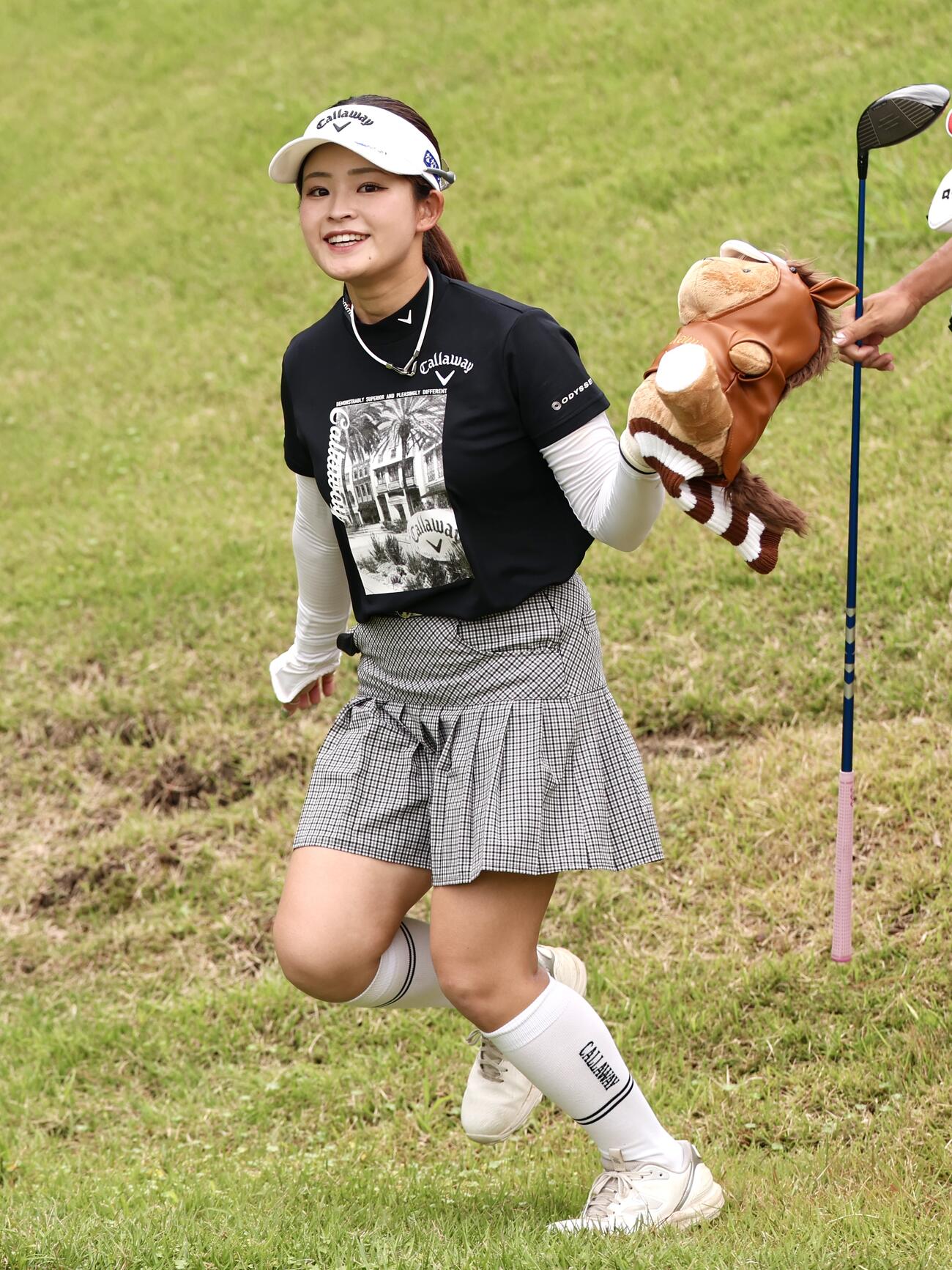 9番、ティーショットを放った政田夢乃（撮影・宮地輝）