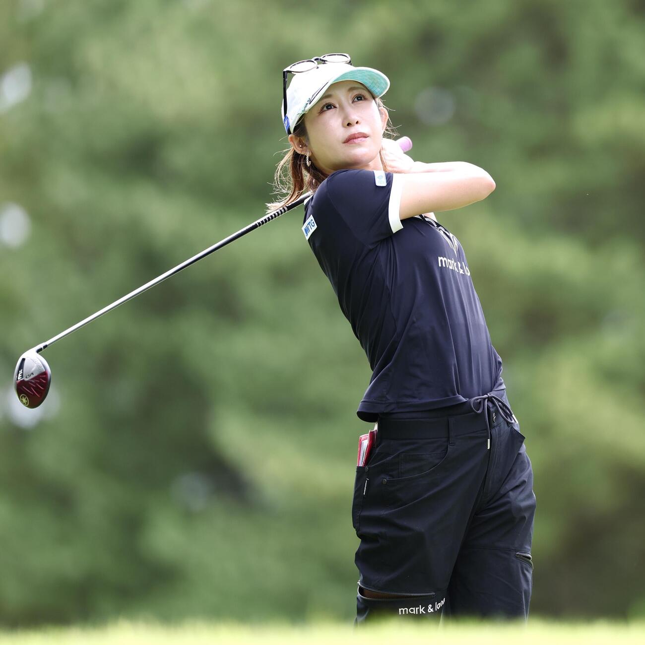 3番、ティーショットを放つ金田久美子（撮影・宮地輝）