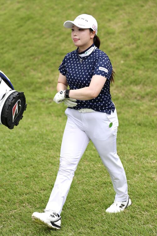 2番、ティーショットを放った後藤未有(撮影・宮地輝)