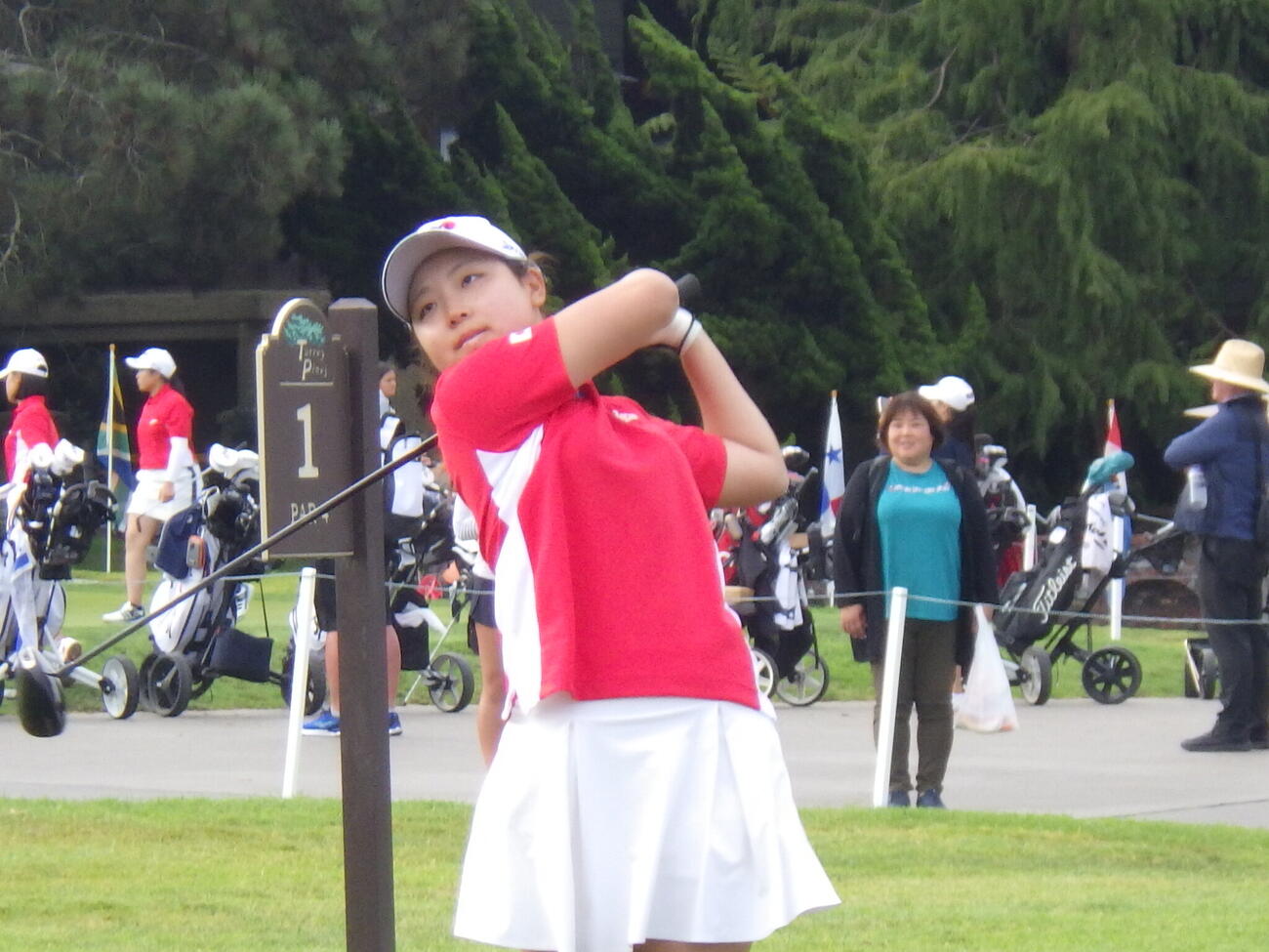 女子15－18歳の部で2位につける佐藤涼音（C）IJGA