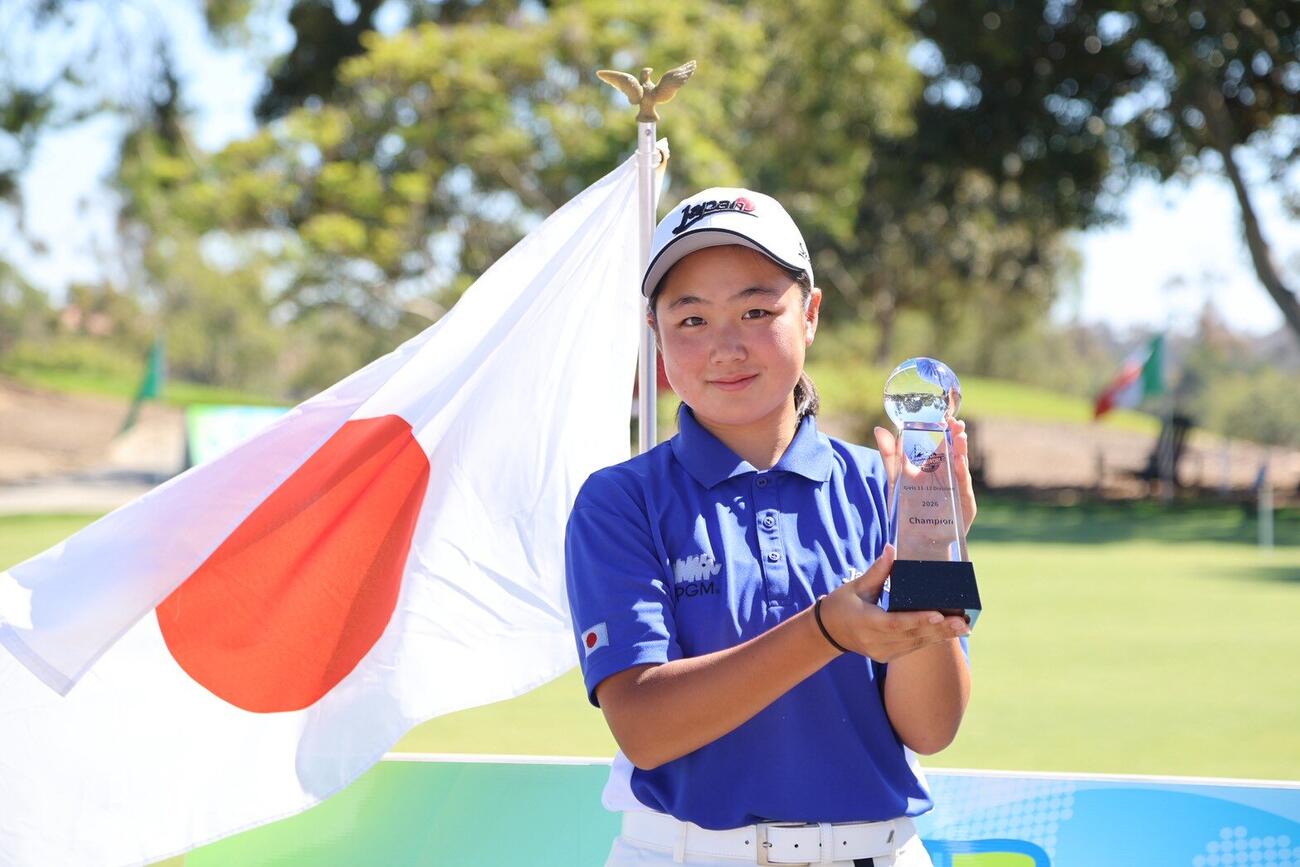 女子11－12歳の部で優勝した高橋なつ希（C）IJGA