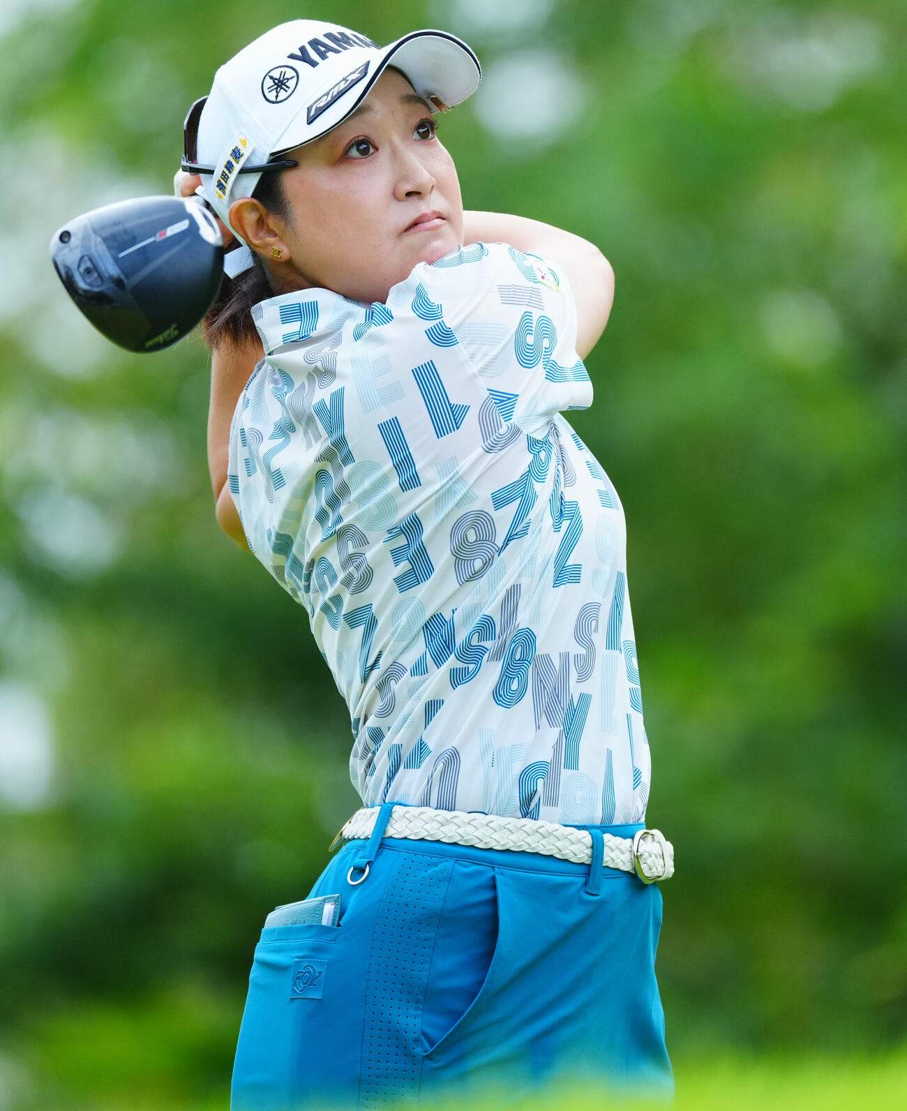 2番、ティーショットを放つ高木優奈（撮影・垰建太）