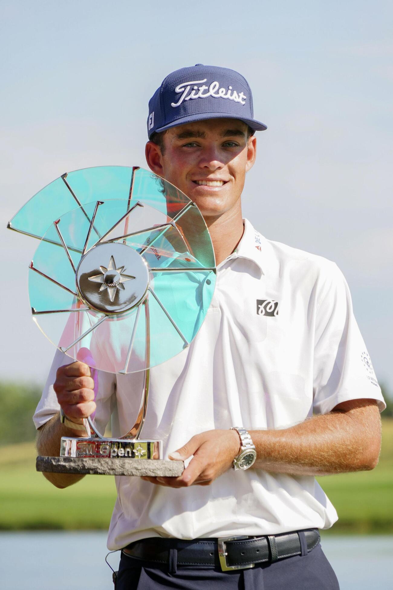通算25アンダーでツアー初優勝を果たしたジャクソン・コイブン（共同）