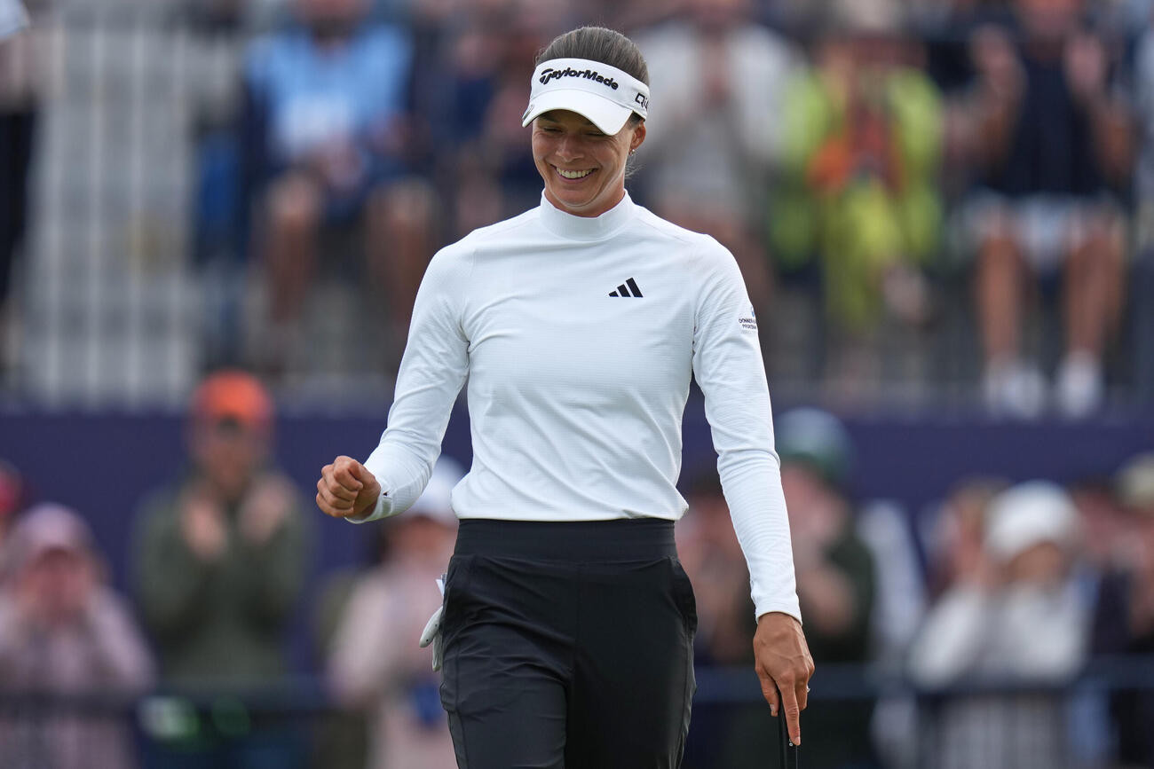 全英女子オープン第4日　18番、グリーンに乗せて喜ぶエスター・ヘンゼライト（現地時間2026年8月2日撮影、AP）