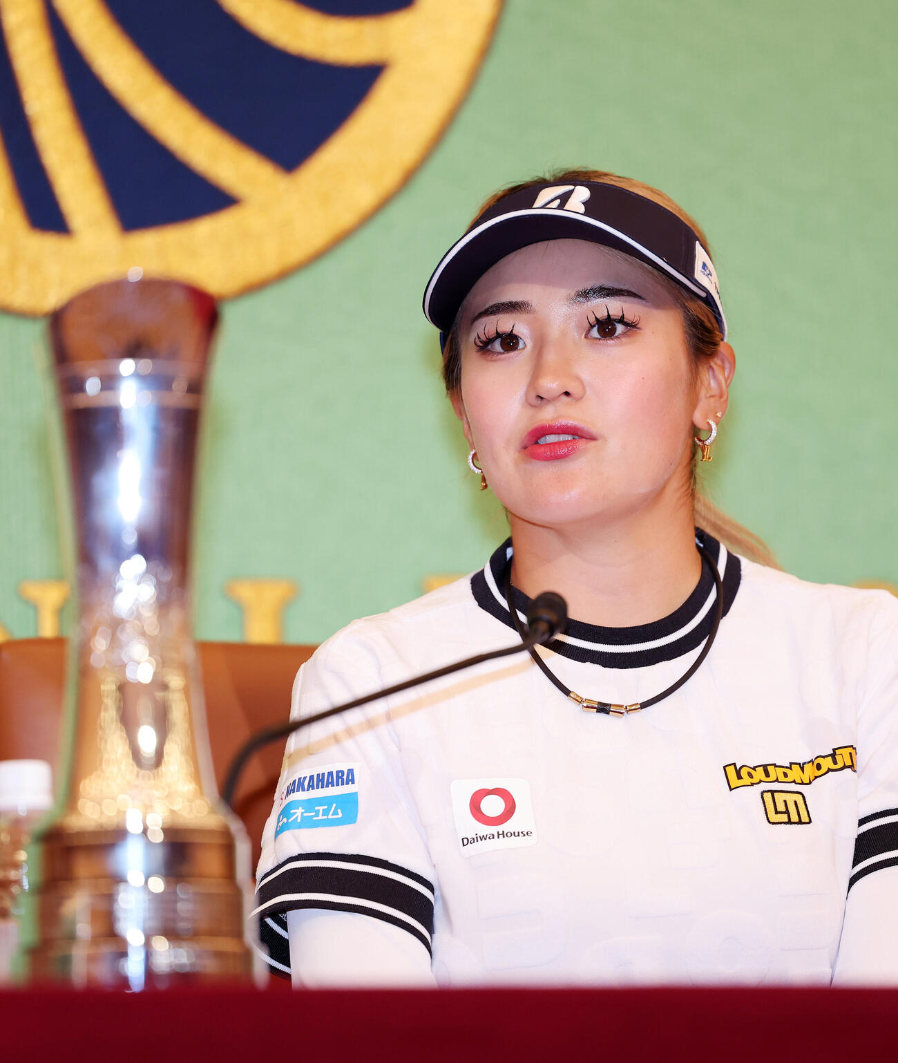日本記者クラブで会見に臨む桑木志帆（撮影・鈴木正人）