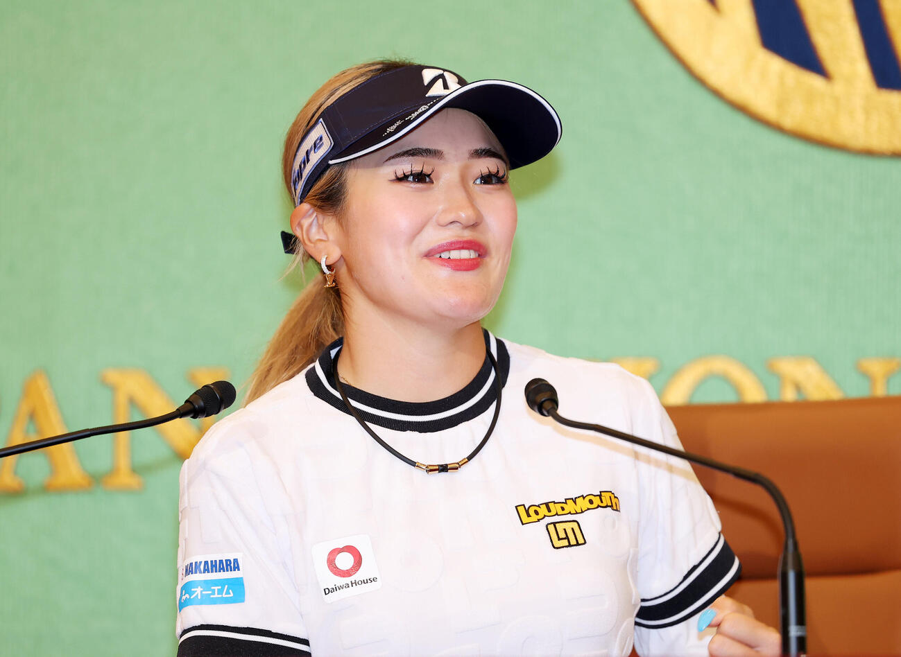 日本記者クラブで会見に臨む桑木志帆（撮影・鈴木正人）