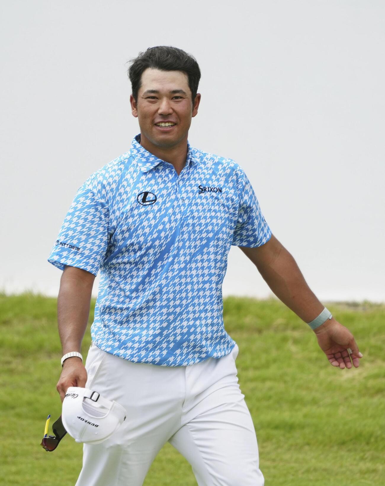 第1ラウンド、ホールアウトする松山英樹。4アンダーで6位（共同）
