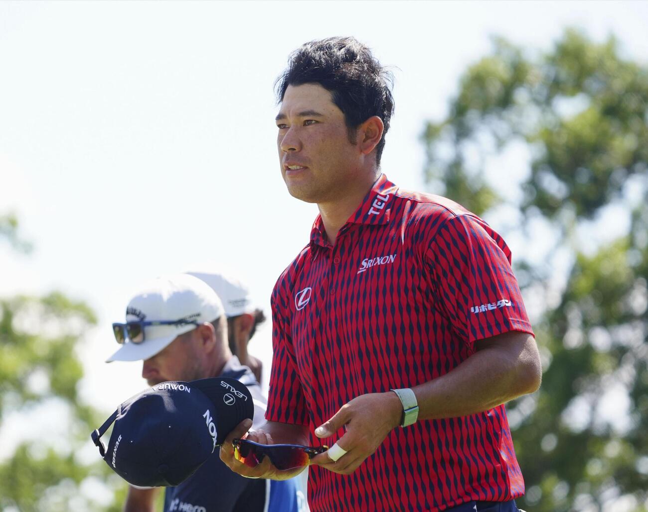 第1ラウンド、ホールアウトする松山英樹。2オーバーで44位＝ベルリーブCC（共同）