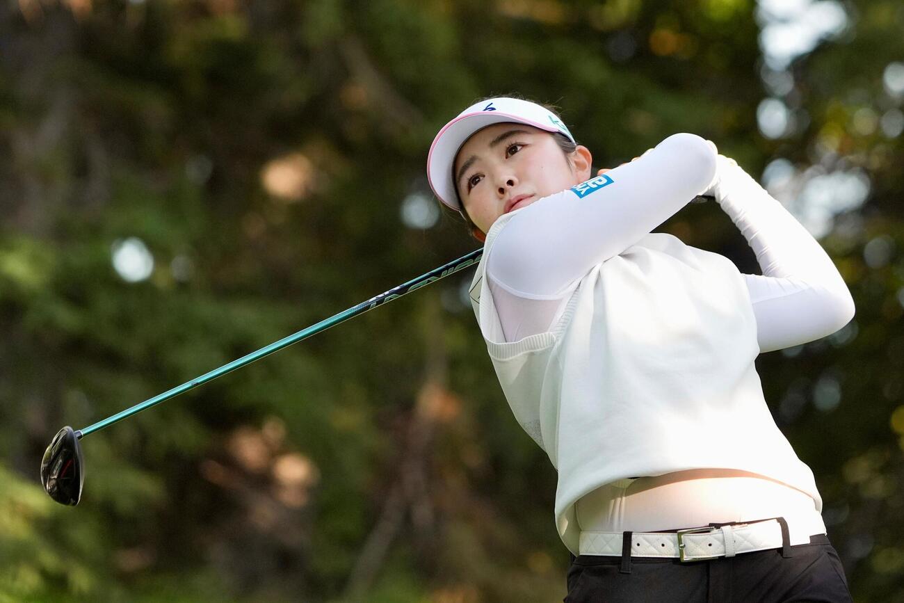 第1ラウンド、8アンダーで単独首位の山下美夢有＝ロイヤル・メイフェアGC（共同）