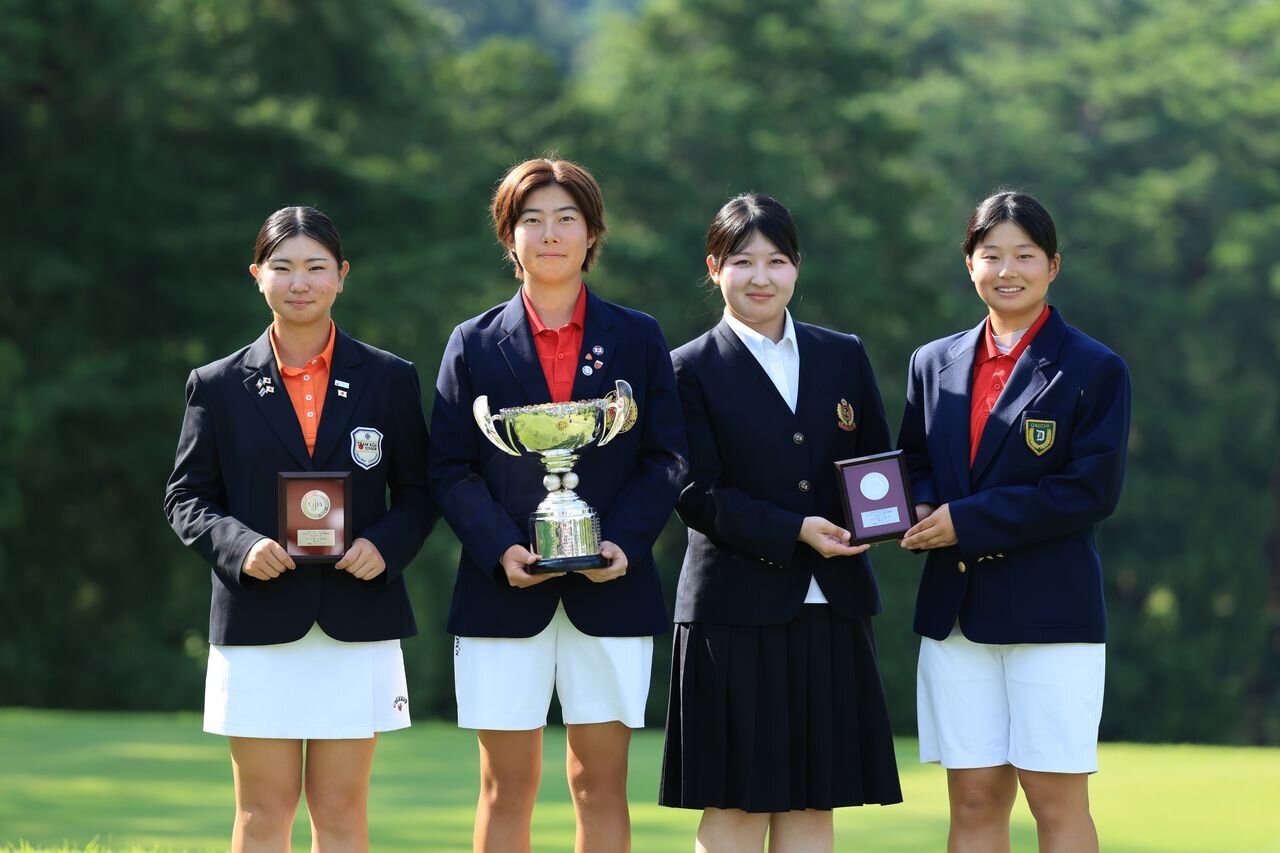 日本ジュニア優勝の後藤あい（左から2人目）（JGA提供）
