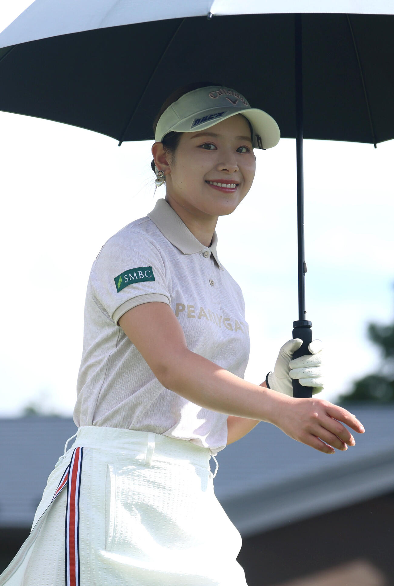 1番、笑顔でスタートする吉田鈴（撮影・水谷安孝）