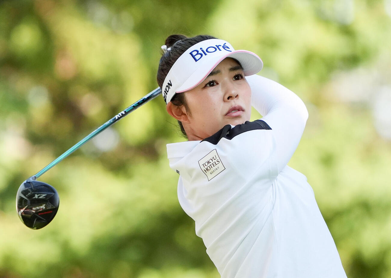 第2ラウンド、通算14アンダーで首位の山下美夢有＝ロイヤル・メイフェアGC（共同）