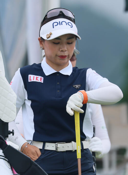 1番、スタートを待つ藤田かれん(撮影・水谷安孝)