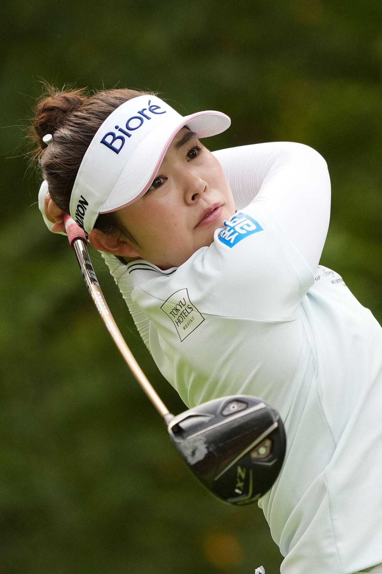 第3ラウンド、通算19アンダーで首位の山下美夢有＝ロイヤル・メイフェアGC（共同）