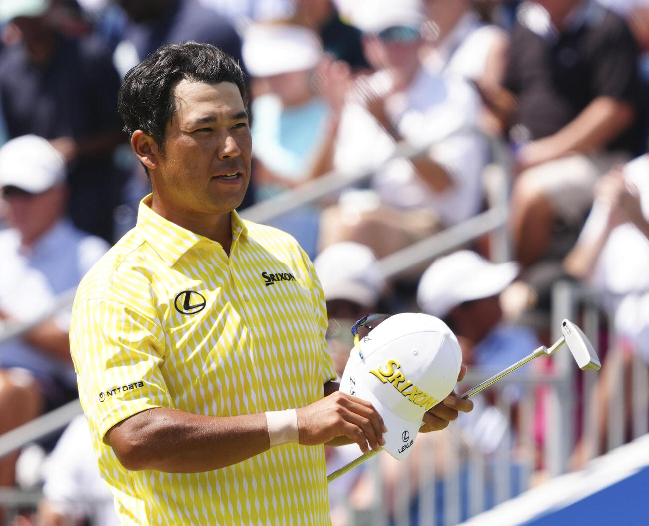 最終ラウンド、ホールアウトする松山英樹。通算3アンダーで28位＝ベルリーブCC（共同）