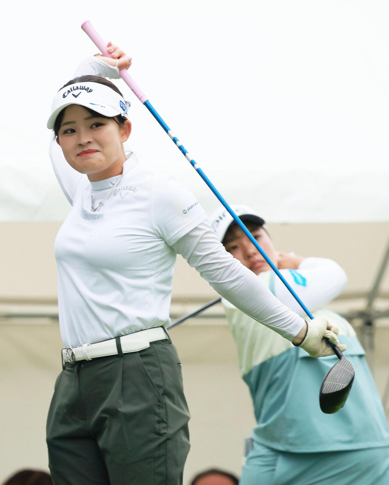 1番ストレッチする政田夢乃（撮影・上山淳一）