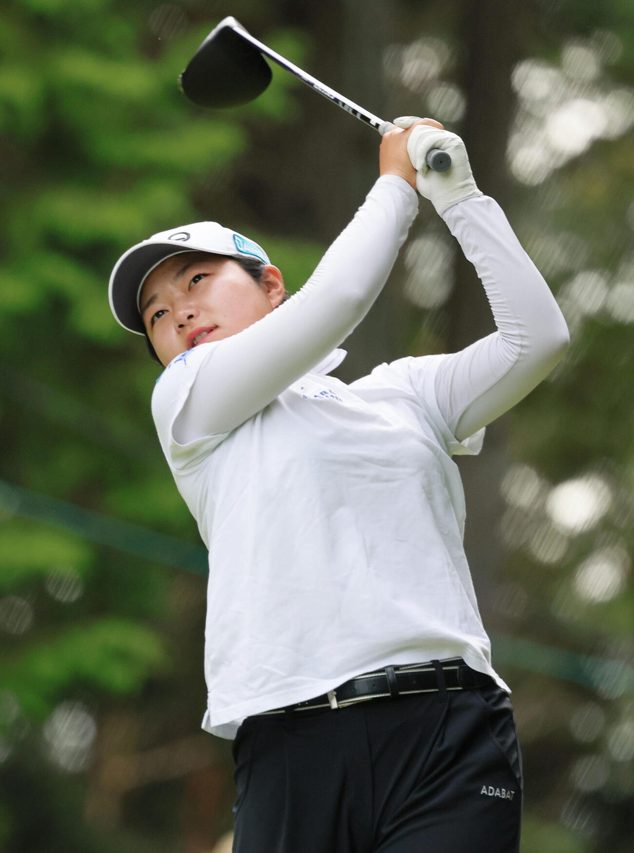 2番、ティーショットを放つ宮沢美咲（撮影・上山淳一）
