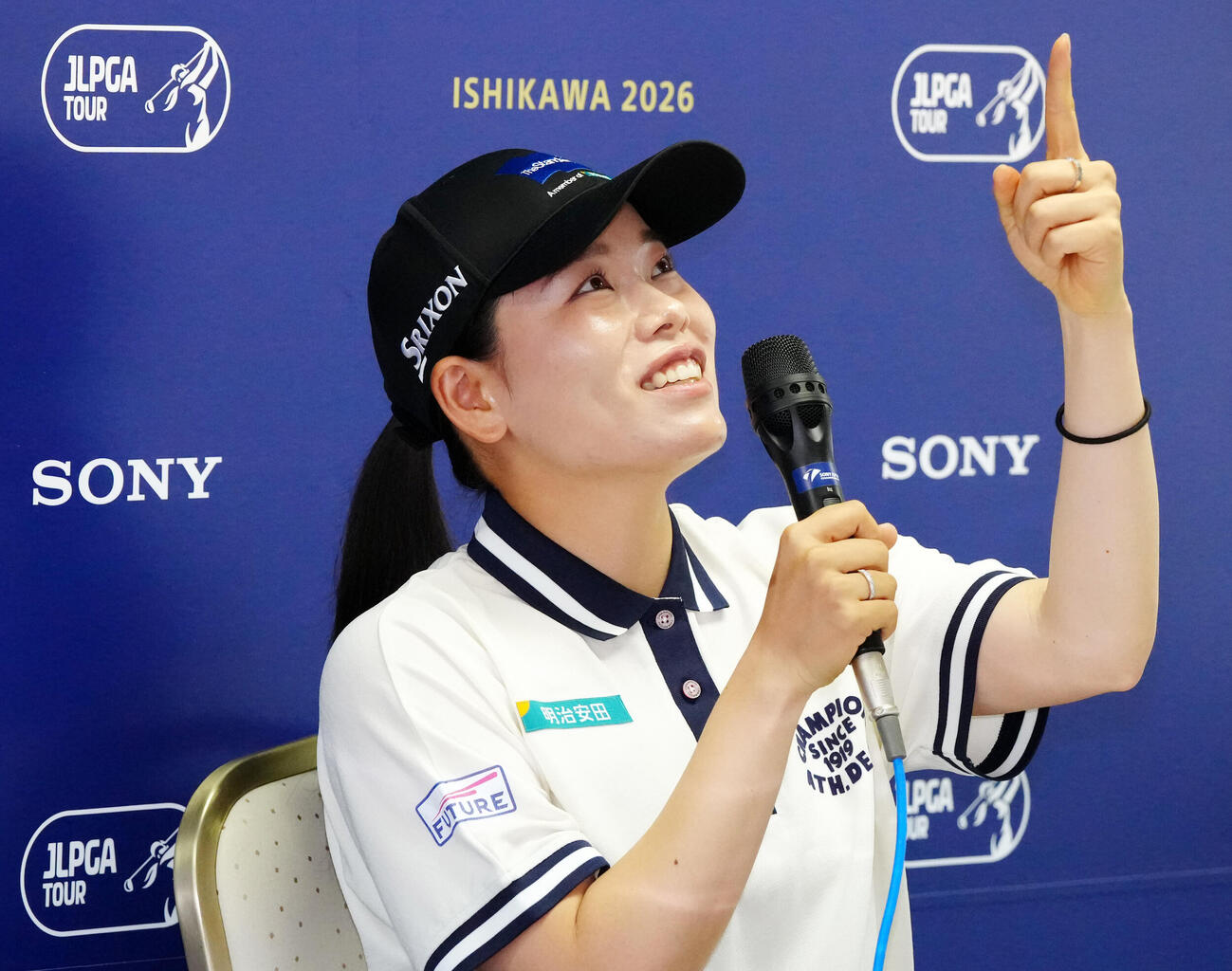 「ソニー日本女子プロ選手権」の公式会見で質問に答える勝みなみ（撮影・江口和貴）