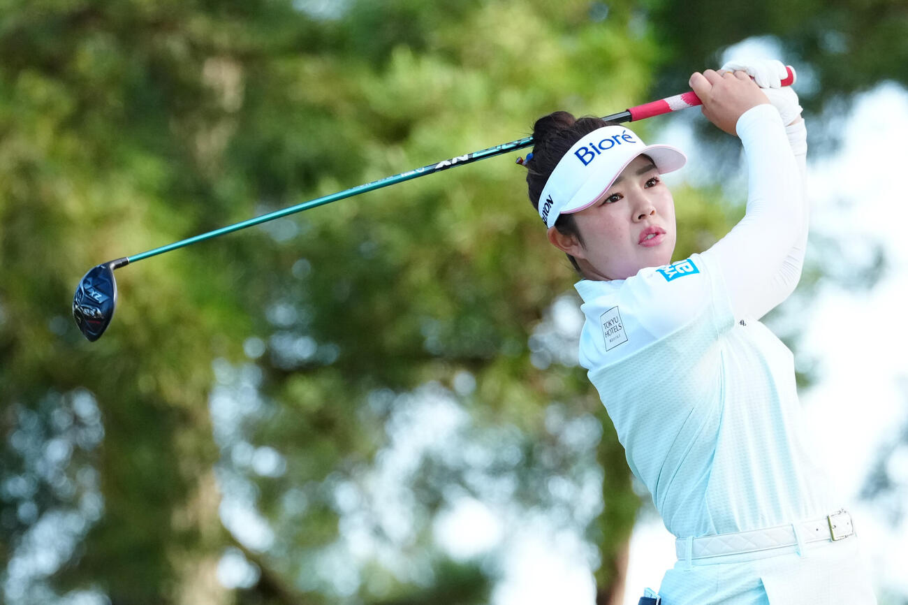 11番、ティーショットを放つ山下美夢有（撮影・江口和貴）