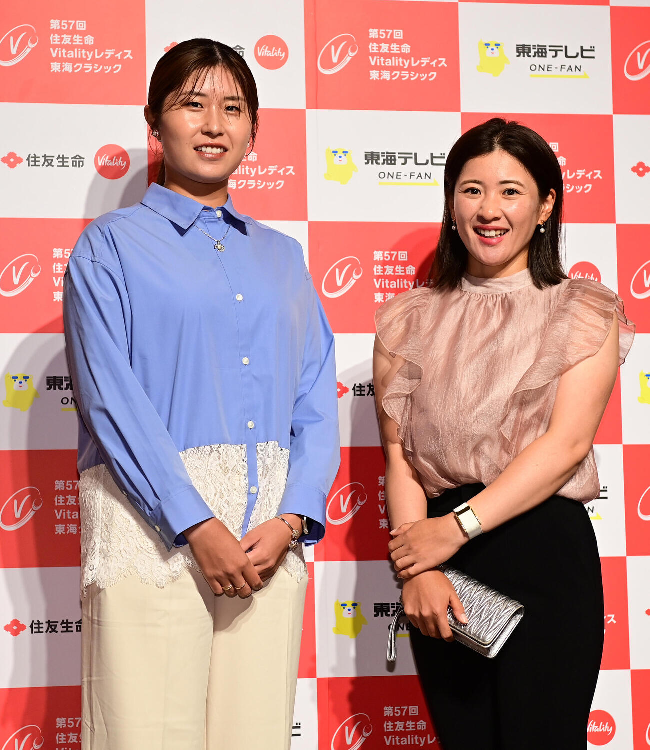 住友生命レディス東海C「前夜祭」　　大里桃子（左）と永井花奈（撮影・森本幸一）