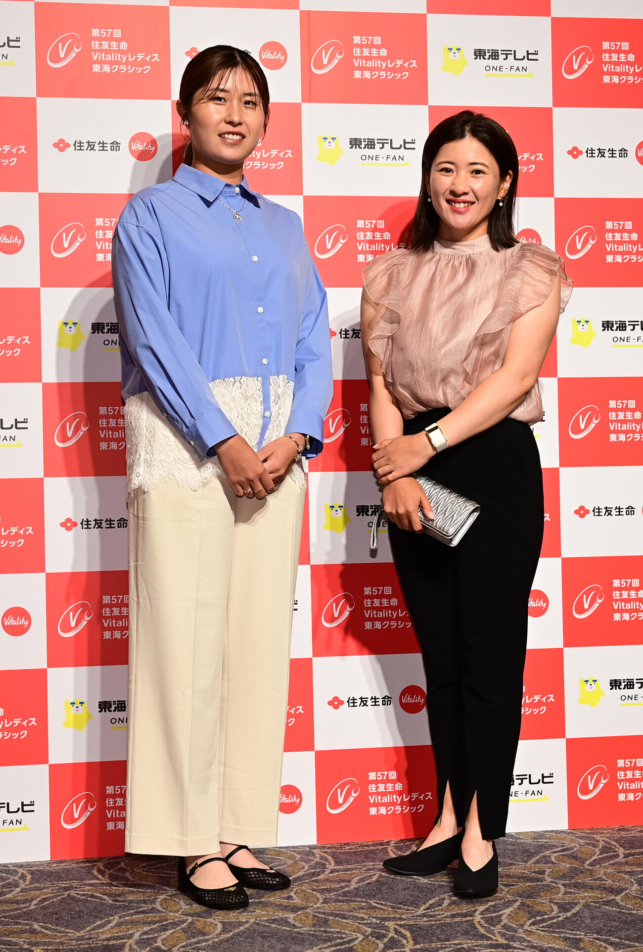 住友生命レディス東海C「前夜祭」　　大里桃子（左）と永井花奈（撮影・森本幸一）