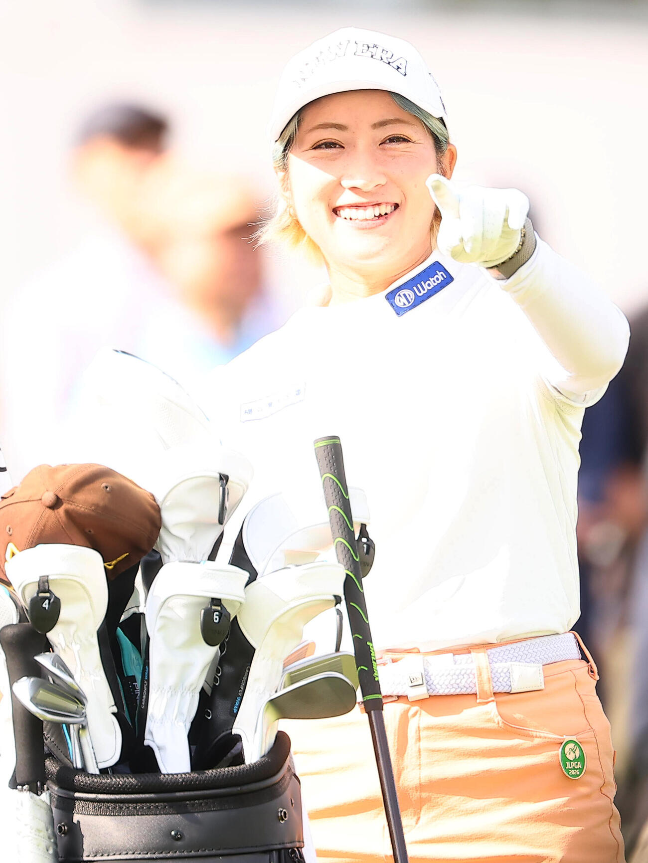 1番、第1打を放つ本明夏（撮影・野上伸悟）