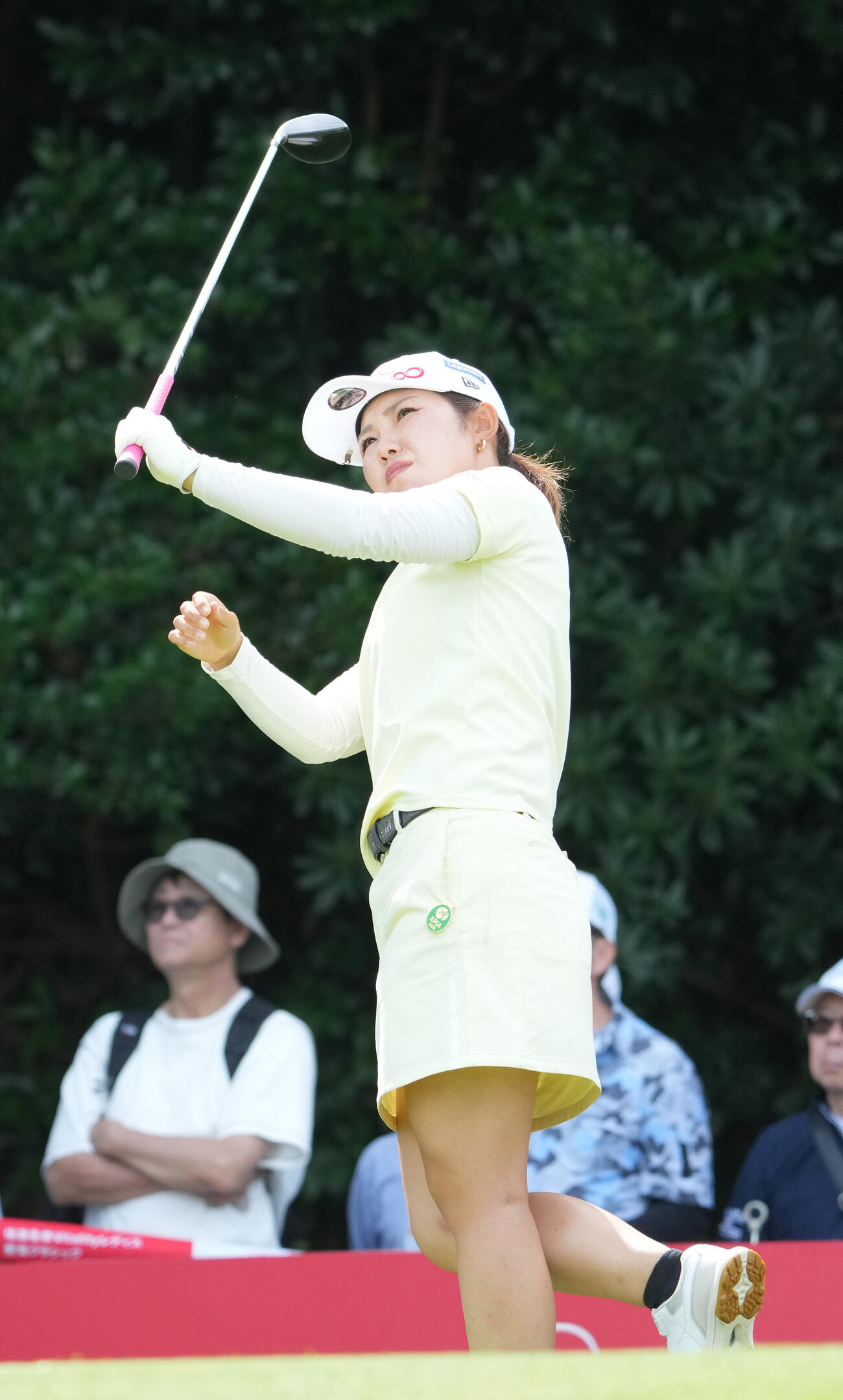 住友生命レディス東海C「1日目」　　16番、ティーショットを放つ古江彩佳（撮影・森本幸一）