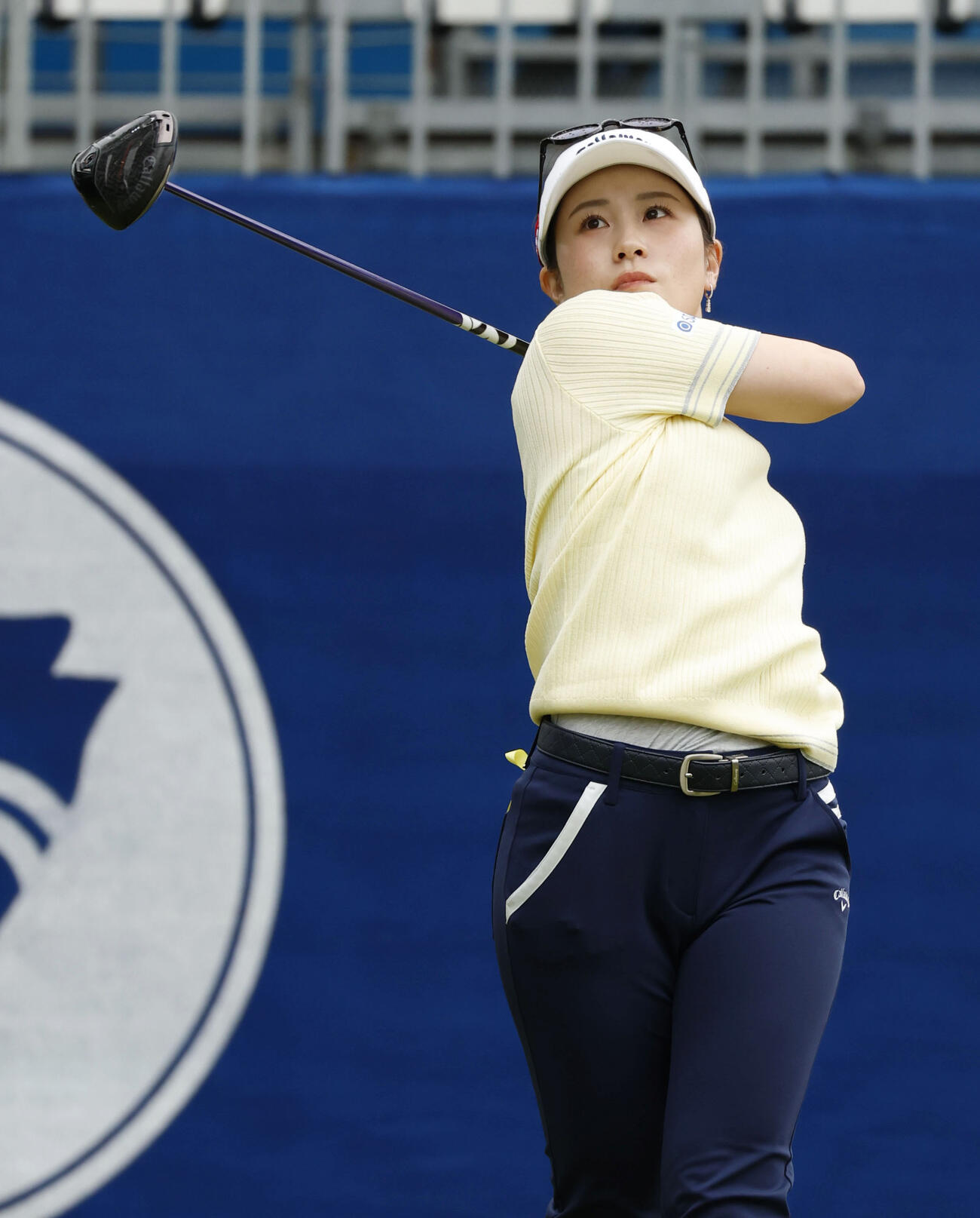 最終ラウンド、通算21アンダーで米ツアー初優勝を果たした西村優菜＝27日、米アーカンソー州ロジャーズのピナクルCC（共同）
