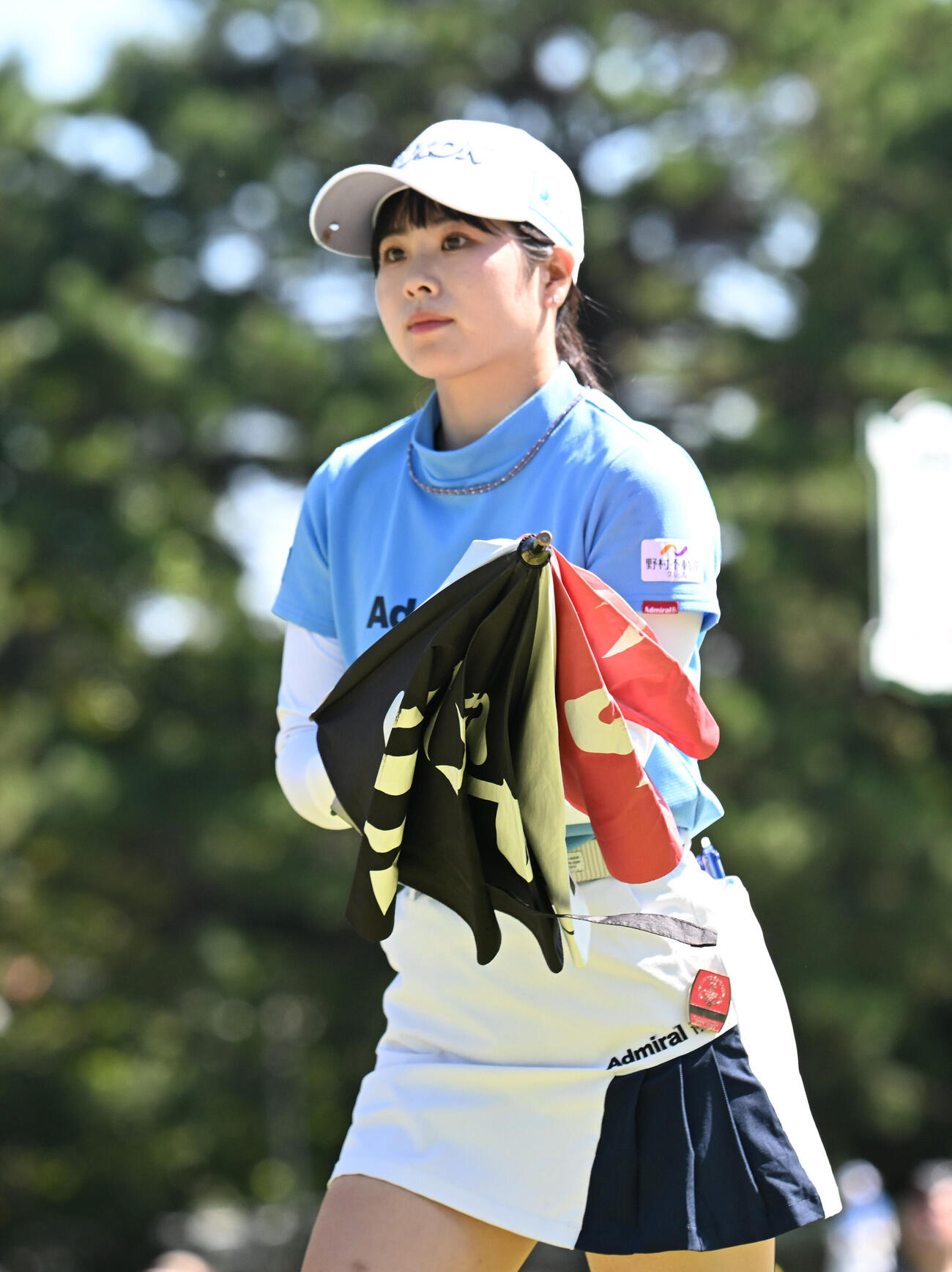 3番、第2打地点に移動する尾関彩美悠（撮影・和賀正仁）