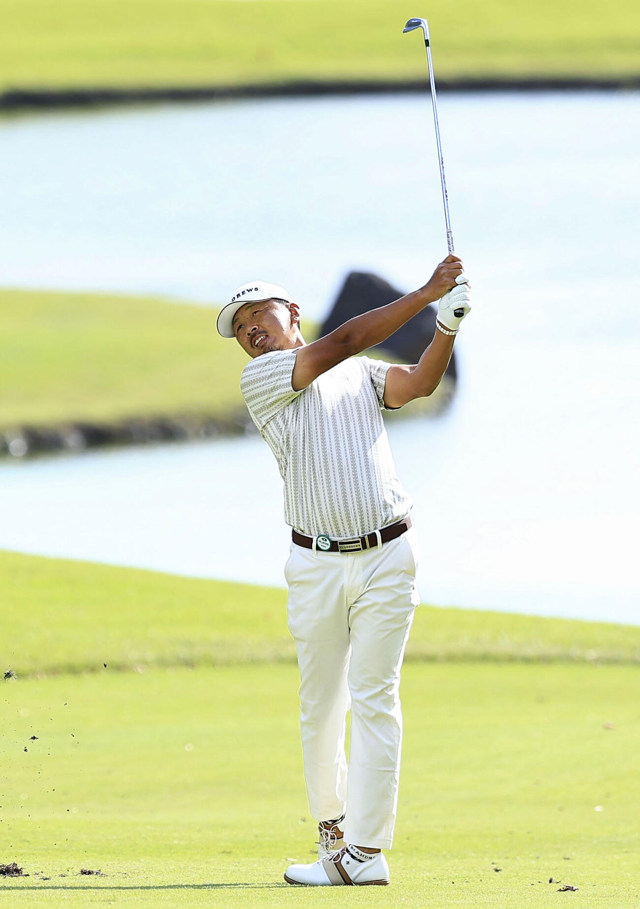 最終日、通算13アンダーで優勝した岩田寛＝グランフィールズCC(共同)